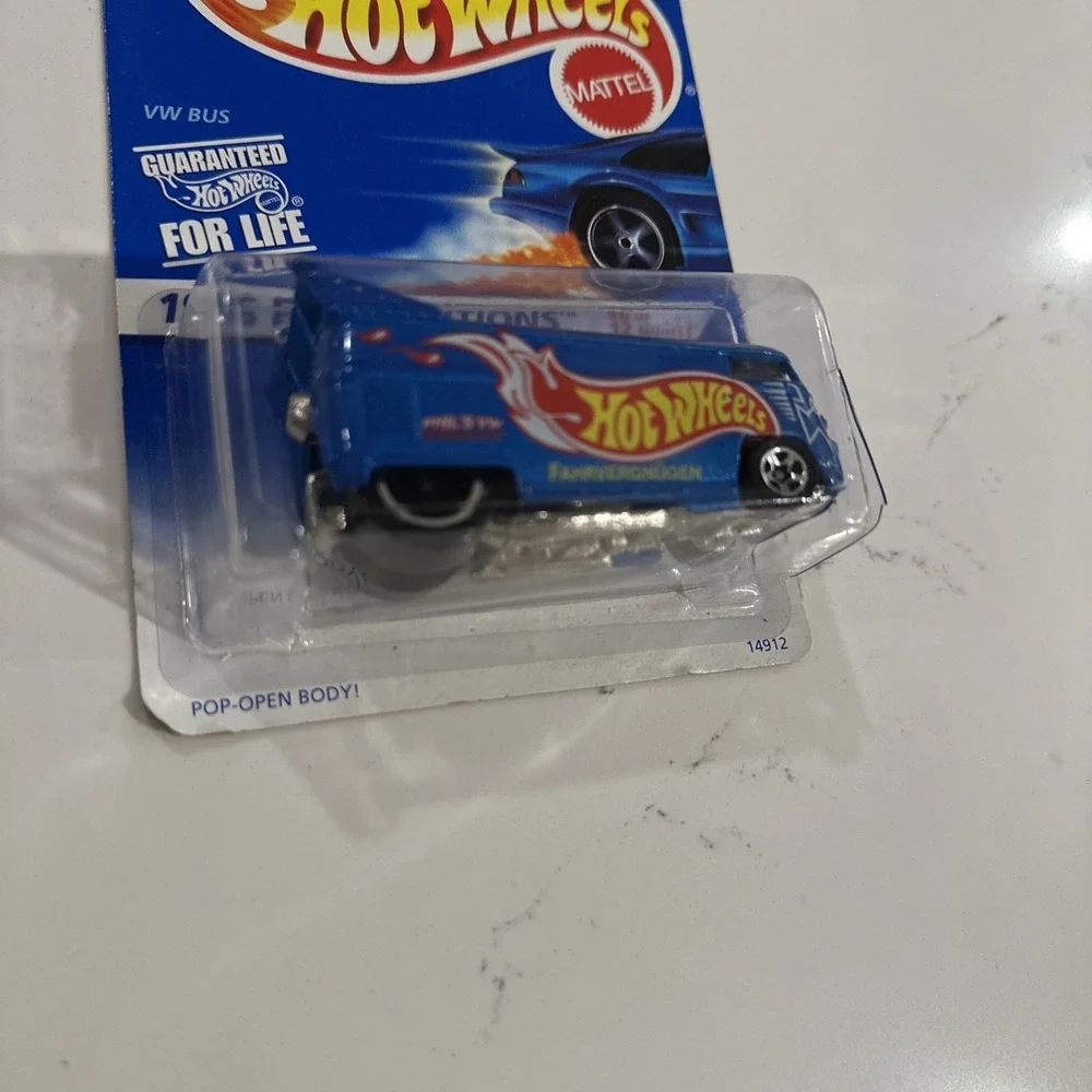 Hot Wheels #372  VW Bus 14912 1996 First Editions Pop-Open Body #16001